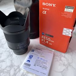 Sony Zeiss FE 50mm f/1.4 ZA - Mint + Box & Hood