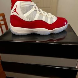 ❗️no trades❗️ Jordan cherry 11s size 11, 10.5, 10, 6.5y, 6y  DM to Inquire 