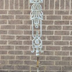 Vintage Cast Iron Ornate Fleur-De-Lis Finial Yard Decor 