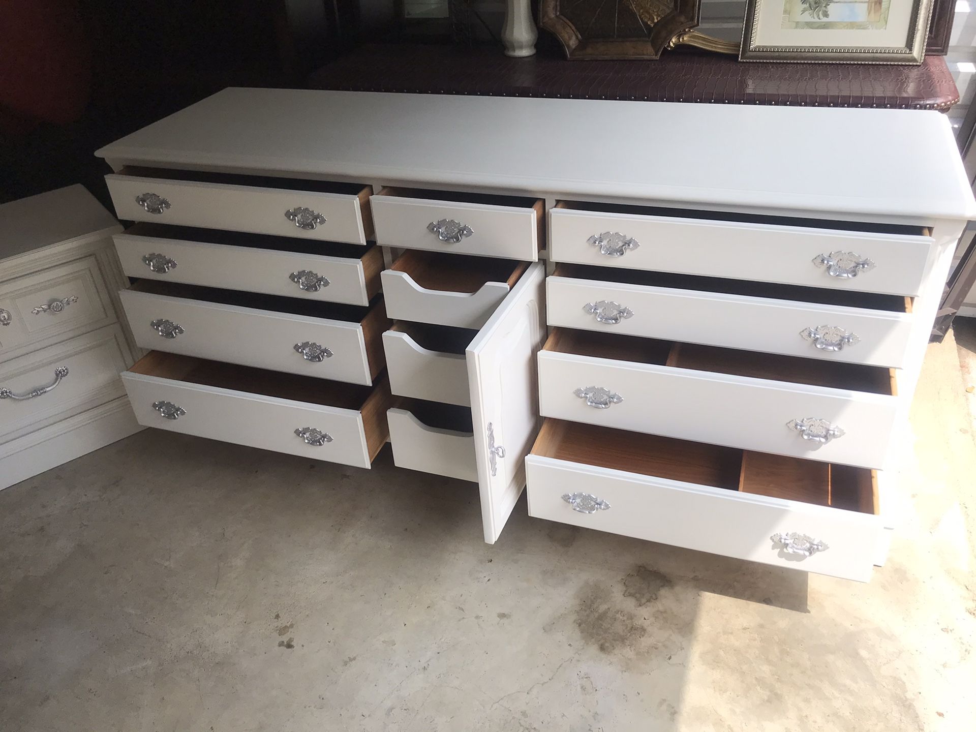 Real wood large dresser in excellent condition