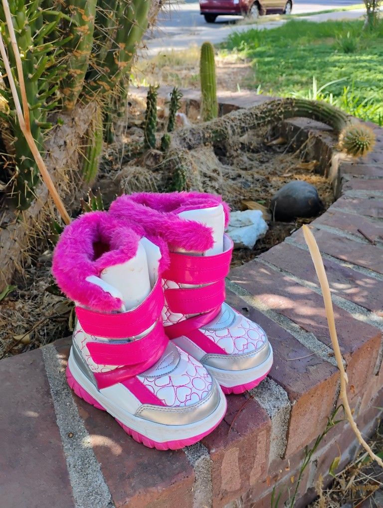 Toddler Snow Boot Sz 6
