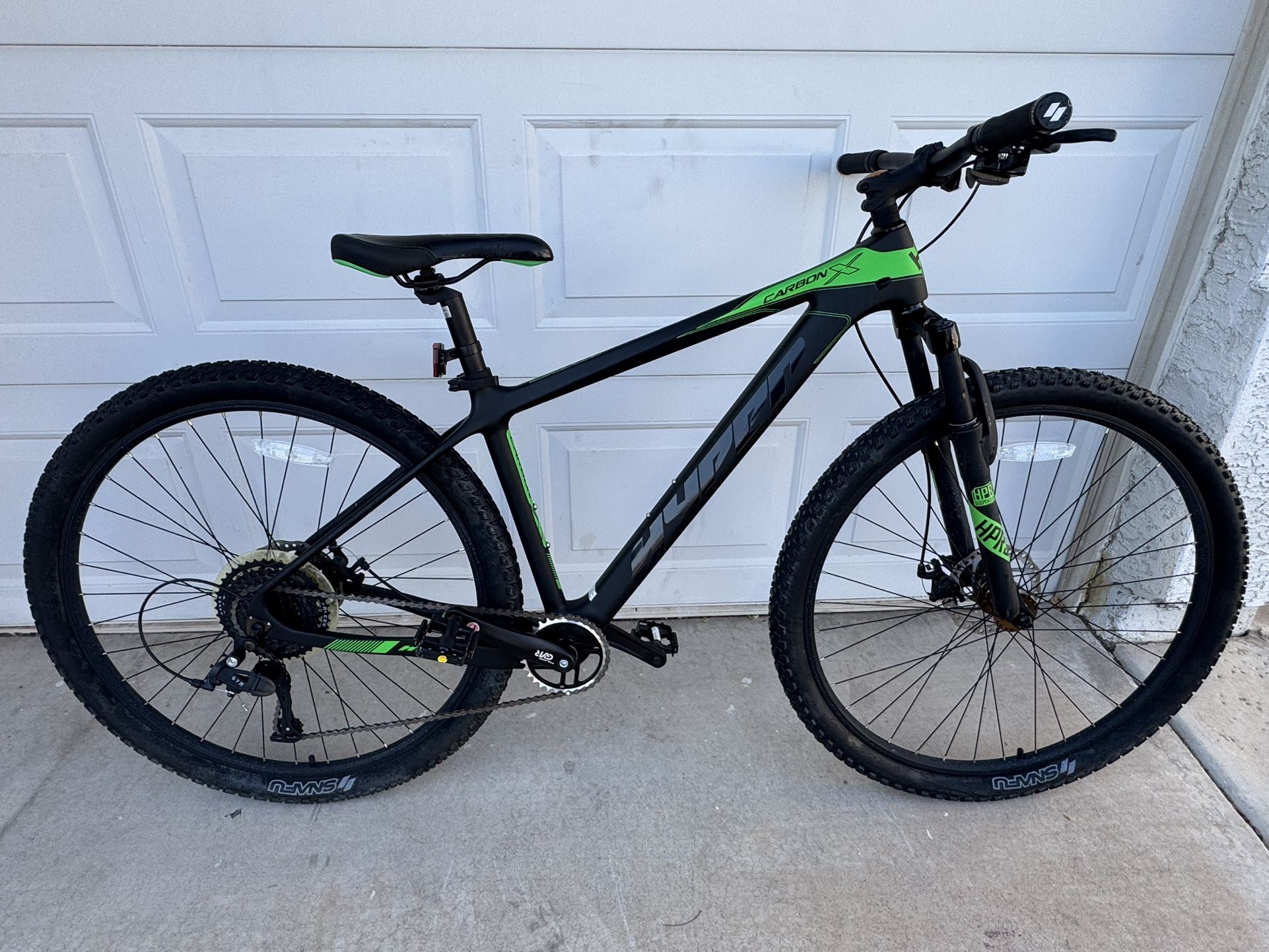 29” Hyper Carbon Ultra Light Mountain Bike Like New