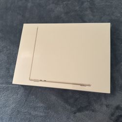 MacBook Air 13.6 Inch