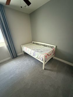 Twin daybed