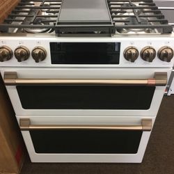 Ge cafe white professional 30 in 6 burner range