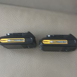 DEWALT TWO BATTERY 20V BRAND NEW $35 EACH SERIOUS BUYERS PLEASE EXCELLNT PRICE