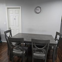 USED DINING TABLE