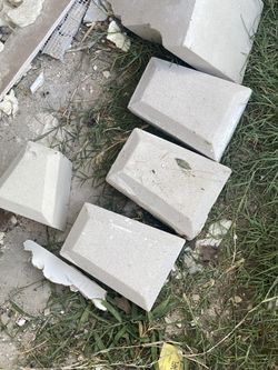 Keystone for above window