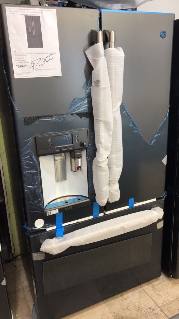 Gray and blue industrial machine