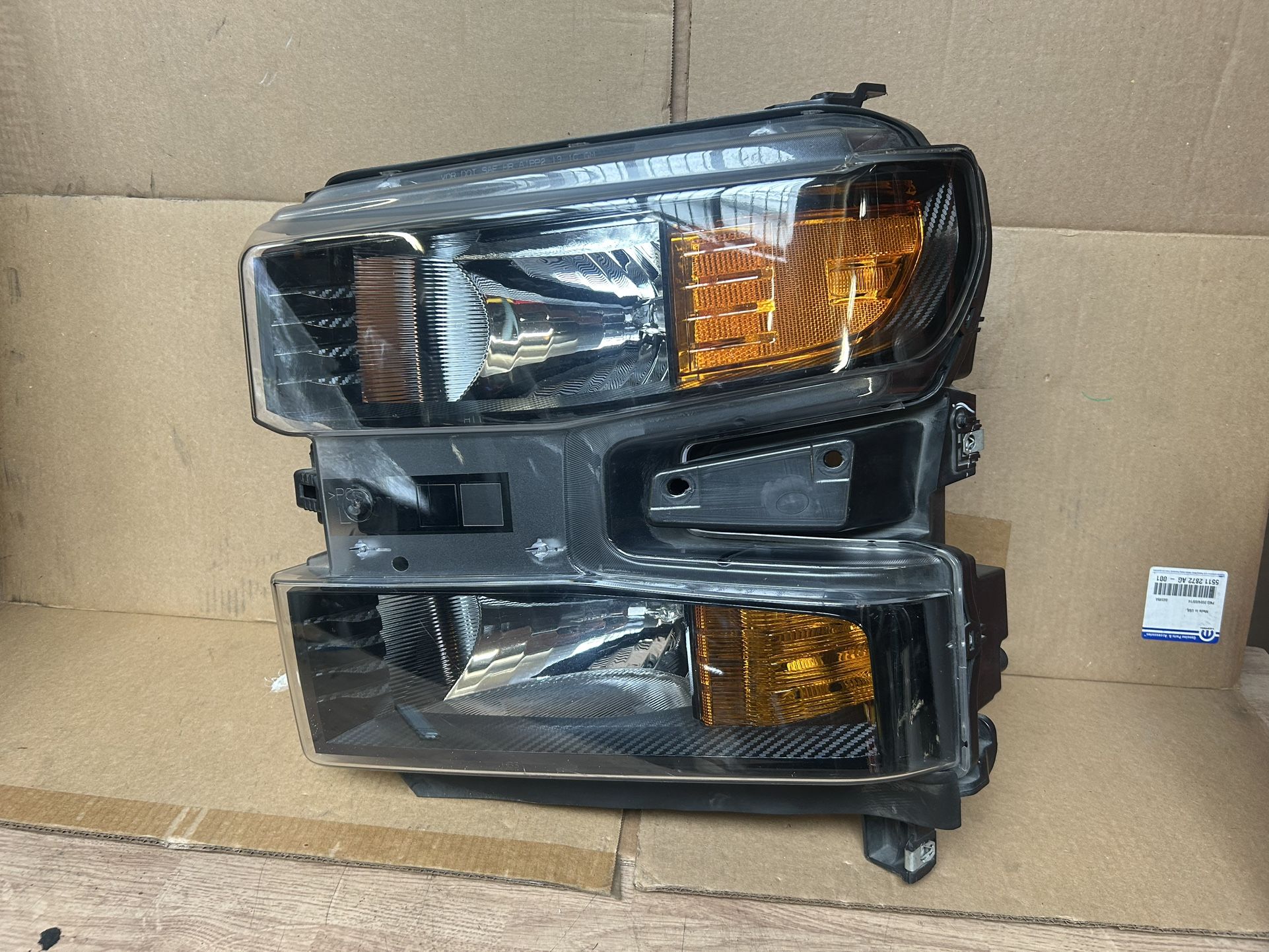 2019-2022 CHEVROLET SILVERADO 1500 HEADLIGHT HALOGEN DRIVER SIDE