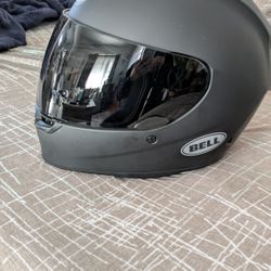 Helmet Bell Qualifier Small Like New
