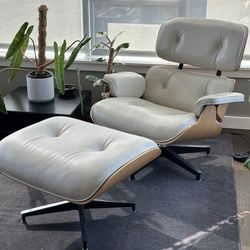 Eames Lounge Chair & Ottoman - Authentic - DWR - Mint condition!