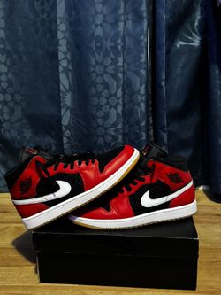 Jordan 1 Mid