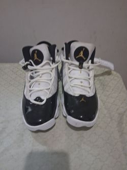 Black and white Air Jordan's size 8 in men