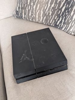 PlayStation 4 - PS4 / BROKEN, for parts, doesn't work