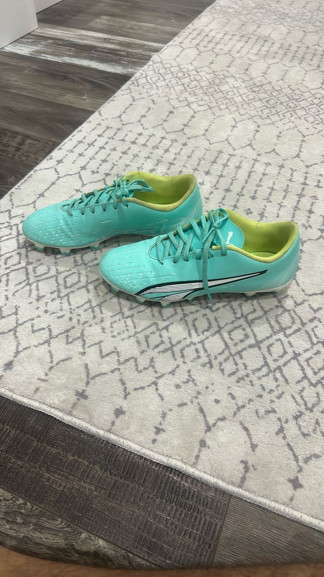 Big Kids Soccer Cleats Size 7