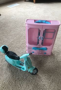 VINTAGE BARBIE AQUA BLUE SCOOTER AND PINK WARDROBE CARRYING CASE