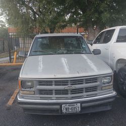 95 Chevy Long Bed  1500 Model 5.7 V8 Motor