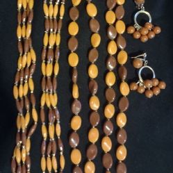 VINTAGE 1970's NECKLACES  & EARRING SET