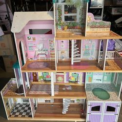 Doll/Barbie Wood Playhouse 