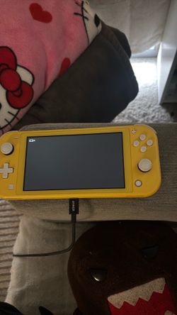 Nintendo switch lite yellow