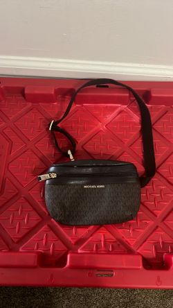 Michael kors waist bag for small body size