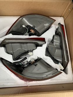 06-14 Lexus IS Tailights