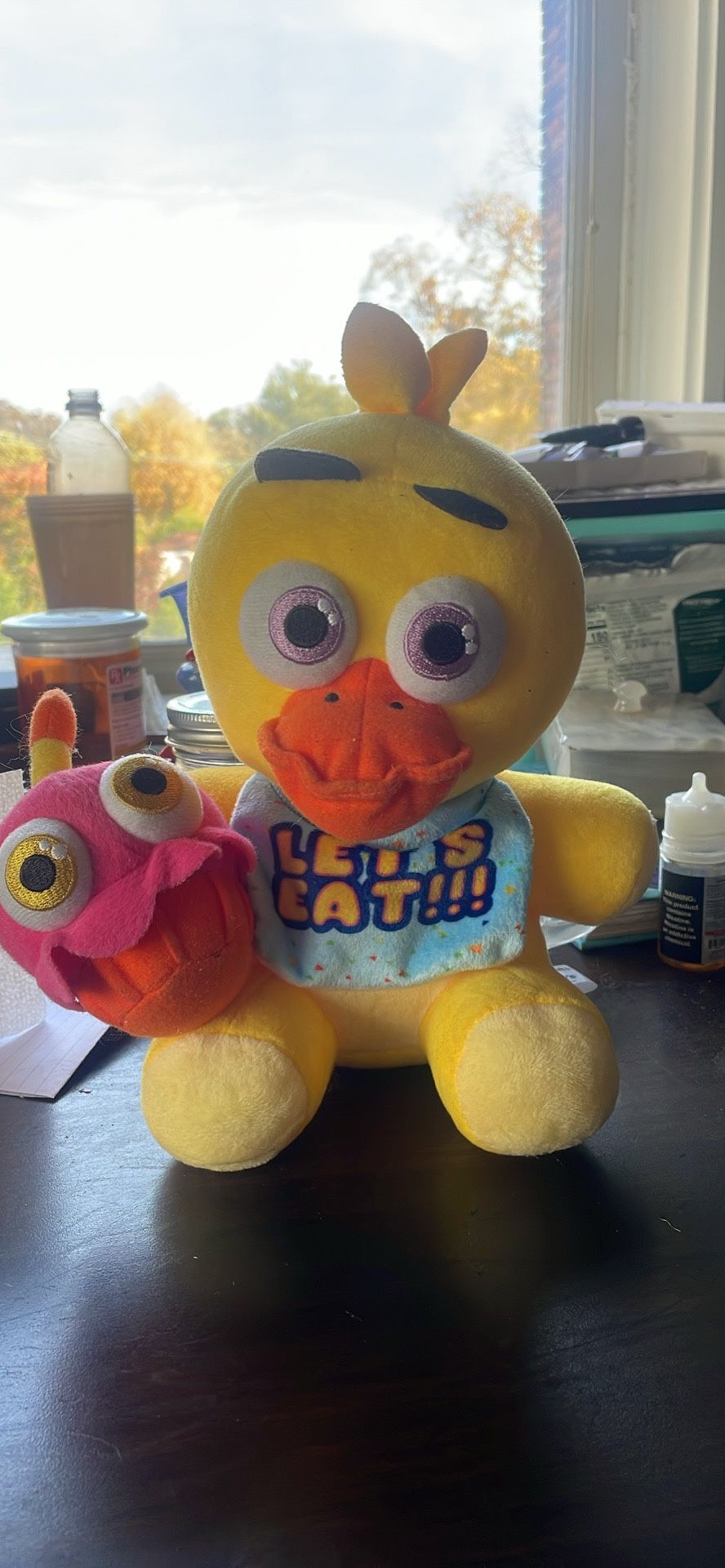 FNAF sanshee chica plushie w/cupcake 