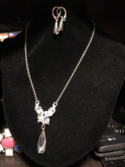 Necklace and earrings set (new)