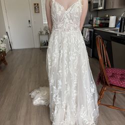 •Lilian West Wedding Dress •