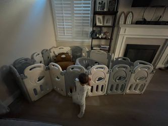 BABY GATE/PEN
