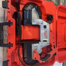 Milwaukee Deep Cut Band Saw 