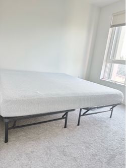 King Size Mattress for Sale – Like New!