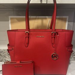 Michael Kors Large Travel Tote With Matching Wristlet