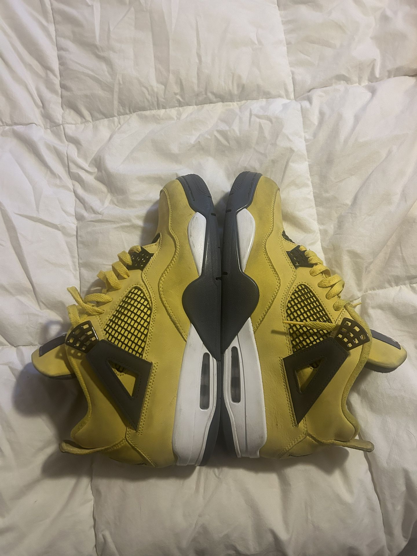 Jordan 4 Yellow Lightning