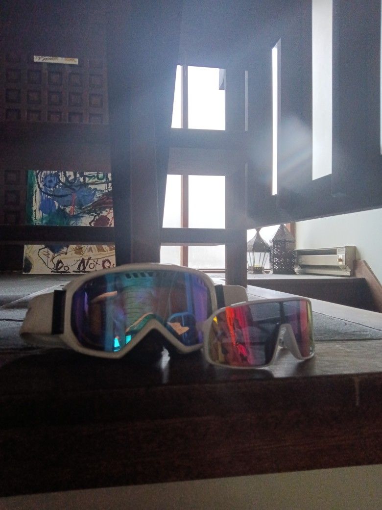 Ski (Smith,Hologram) + Sunglasses
