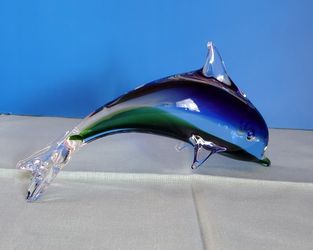 CRYSTAL DOLPHIN 8w X 4h