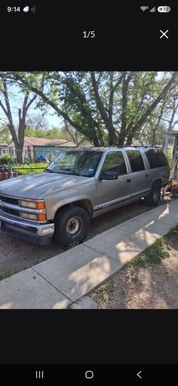 Parts 1999 GMC SUBURBAN  5.7 BAD TRANSMISSION