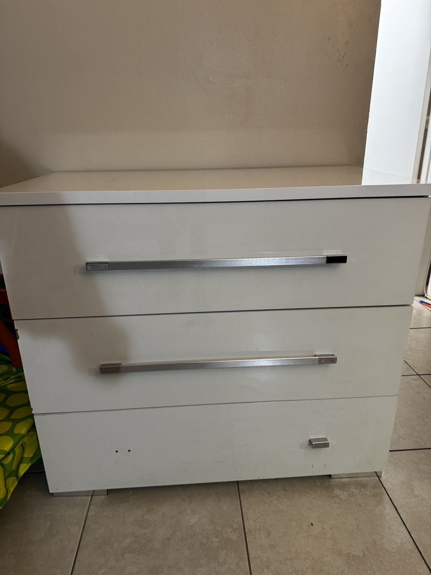 White Modern 2-Piece Dresser + Mirror Set – Great Deal!