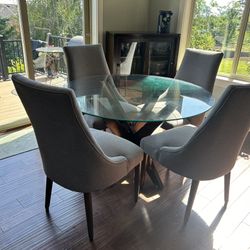Kitchen Table And 4 Chairs