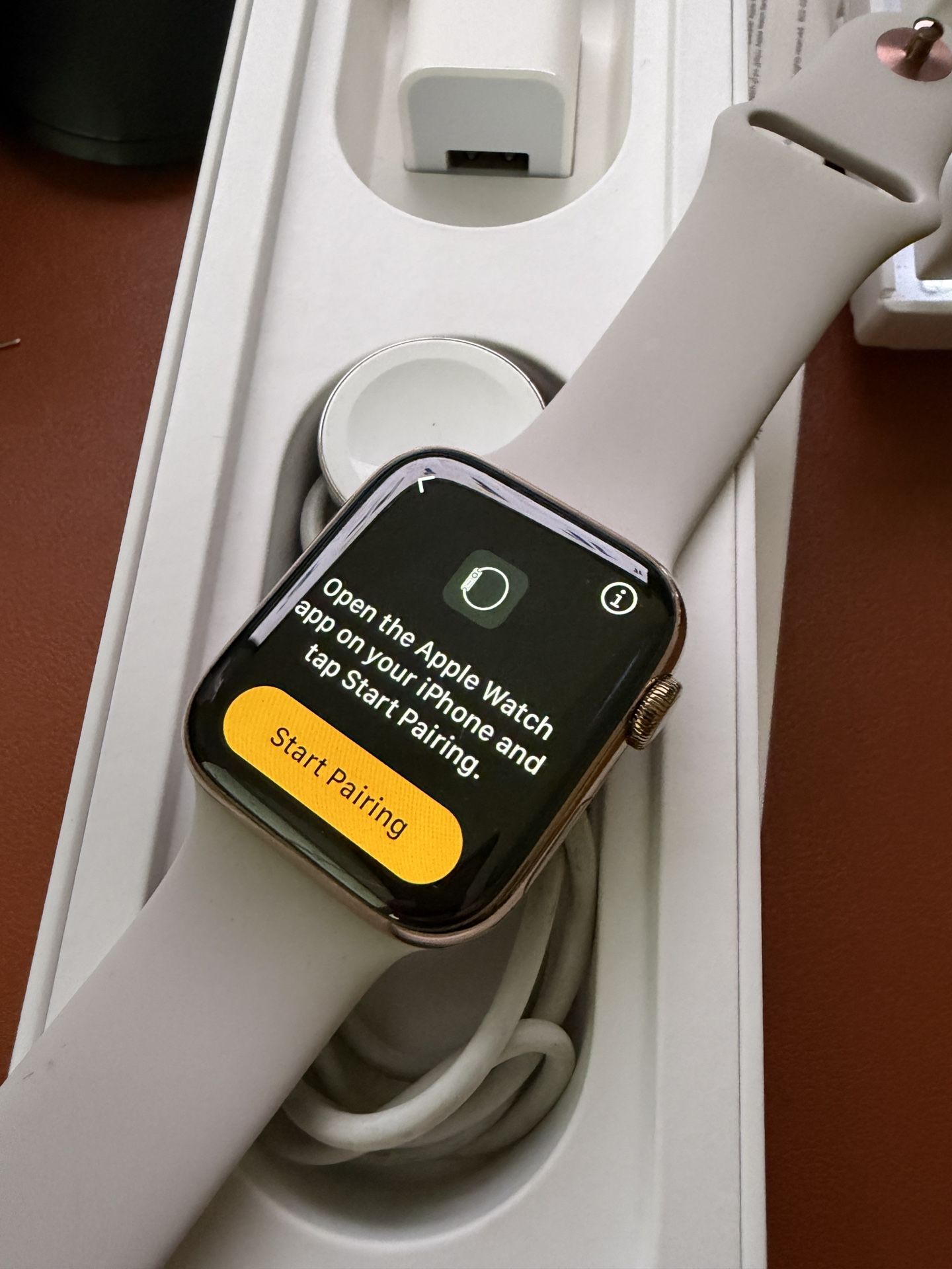 Apple Watch Series 4 Stainless Steel (Gold) WiFi+Cellular 44mm