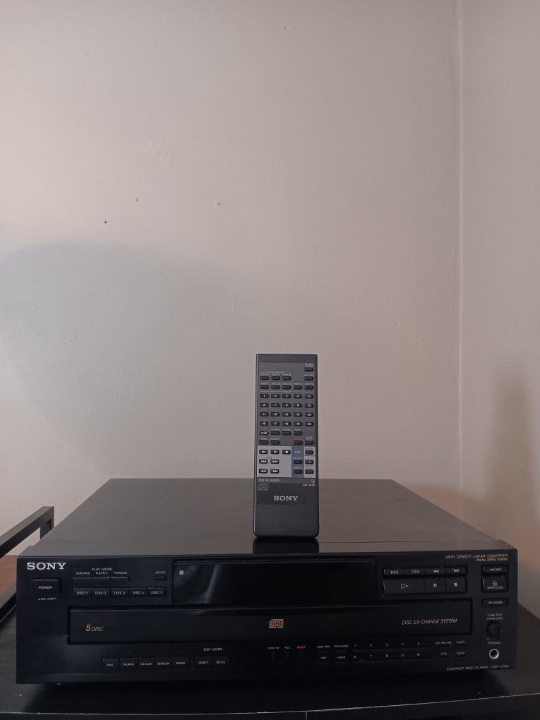 VINTAGE SONY CDP-C535 CD CHANGER w/ REMOTE