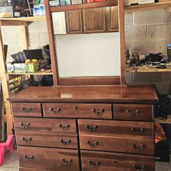 VAUGHAN-BASSETT 7 DRAWER DRESSER AND MIRROR