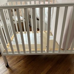 Portable Crib (Dream On Me Full Size)