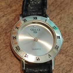 Vintage Gucci Wristwatch Quartz $50.00