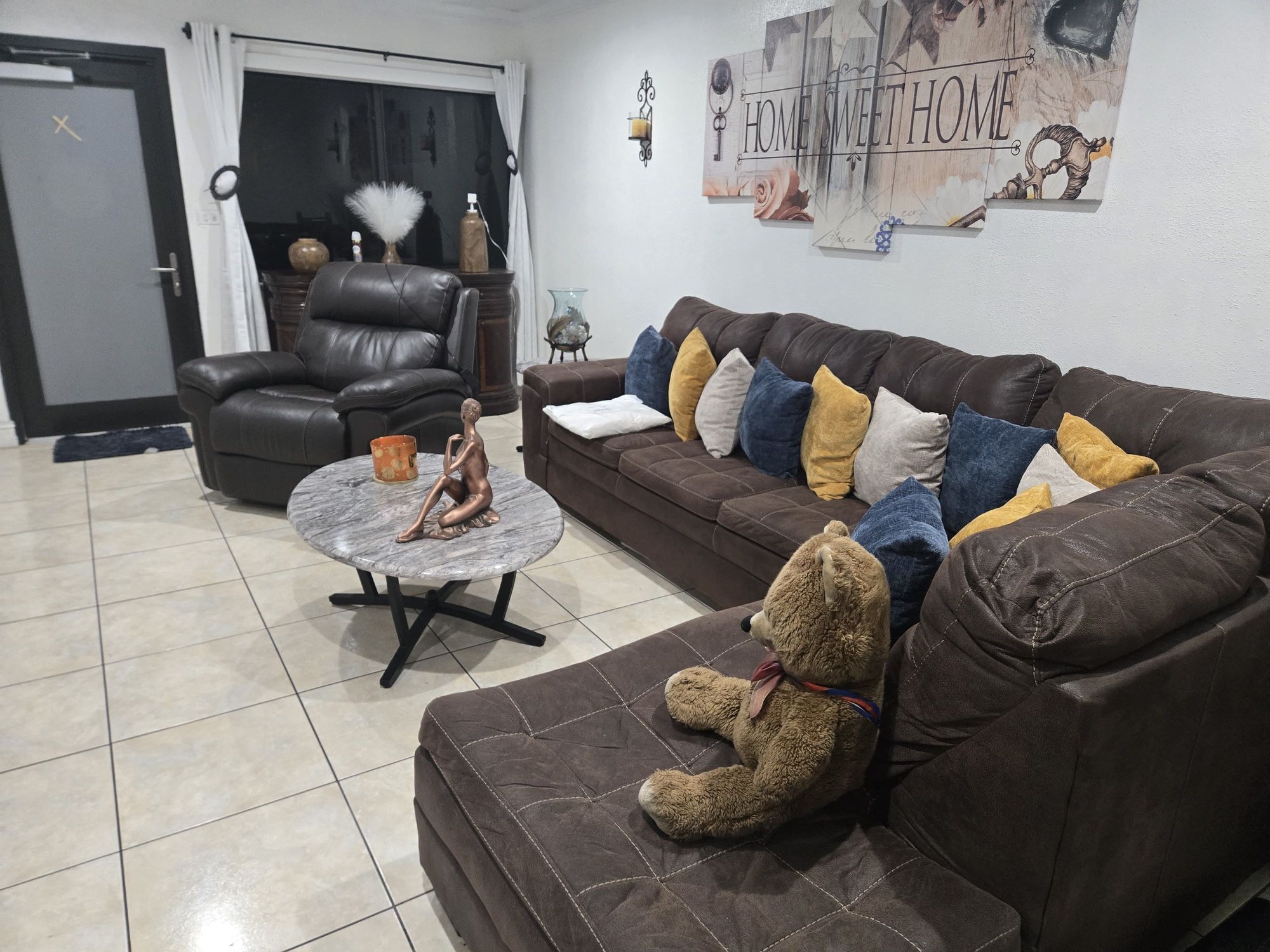 Living Room Set/chimney/recliner/ Pillows