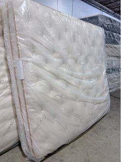 King mattress Saatva Classic SOFT