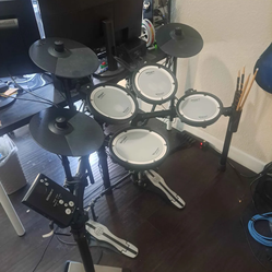 Roland TD-1 Electric Drumkit