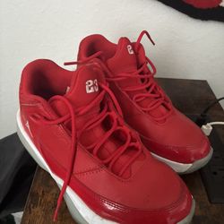 Jordan 11 CMFT Low Red – Size 5Y