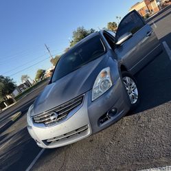 Nissan Altima 2011 